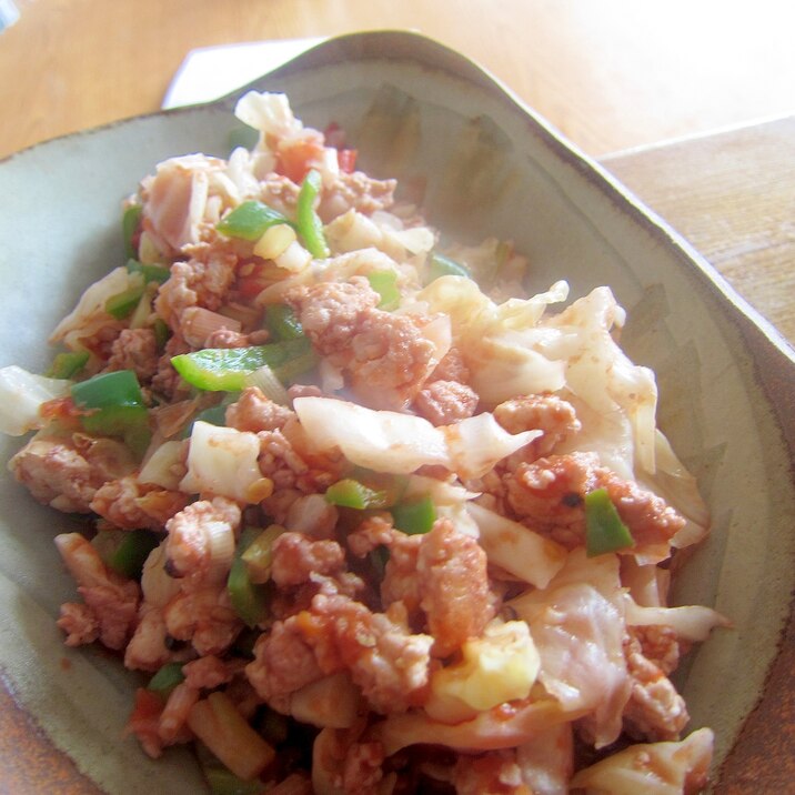 トマトキャベツピーマン鶏挽肉ガパオ